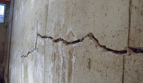 foundation wall cracks